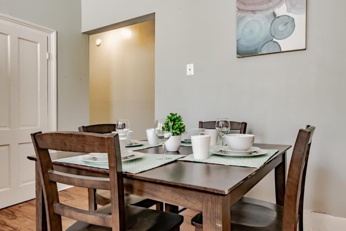 Mins From Downtown & Dining, Dauphin Darling 2 Apartment โมบิล ภายนอก รูปภาพ