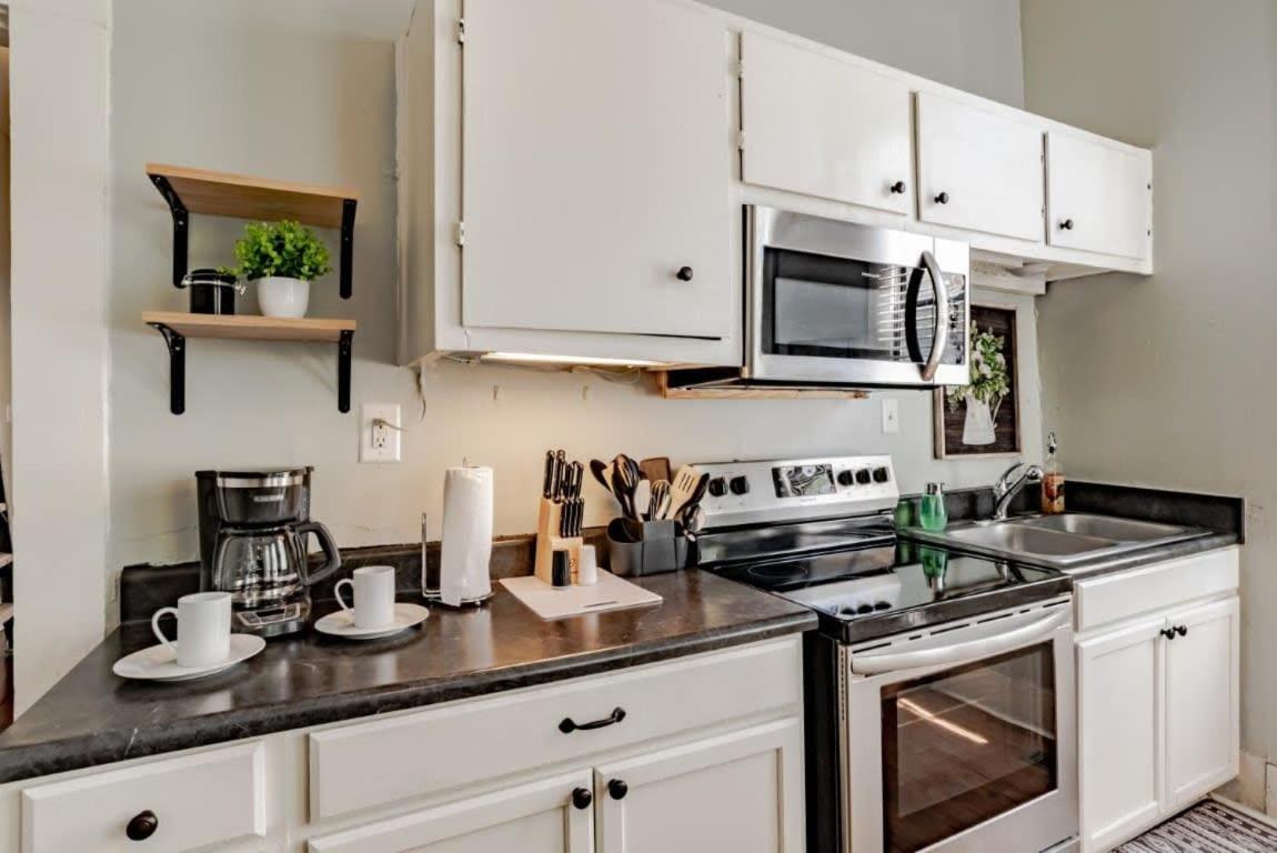 Mins From Downtown & Dining, Dauphin Darling 2 Apartment โมบิล ภายนอก รูปภาพ