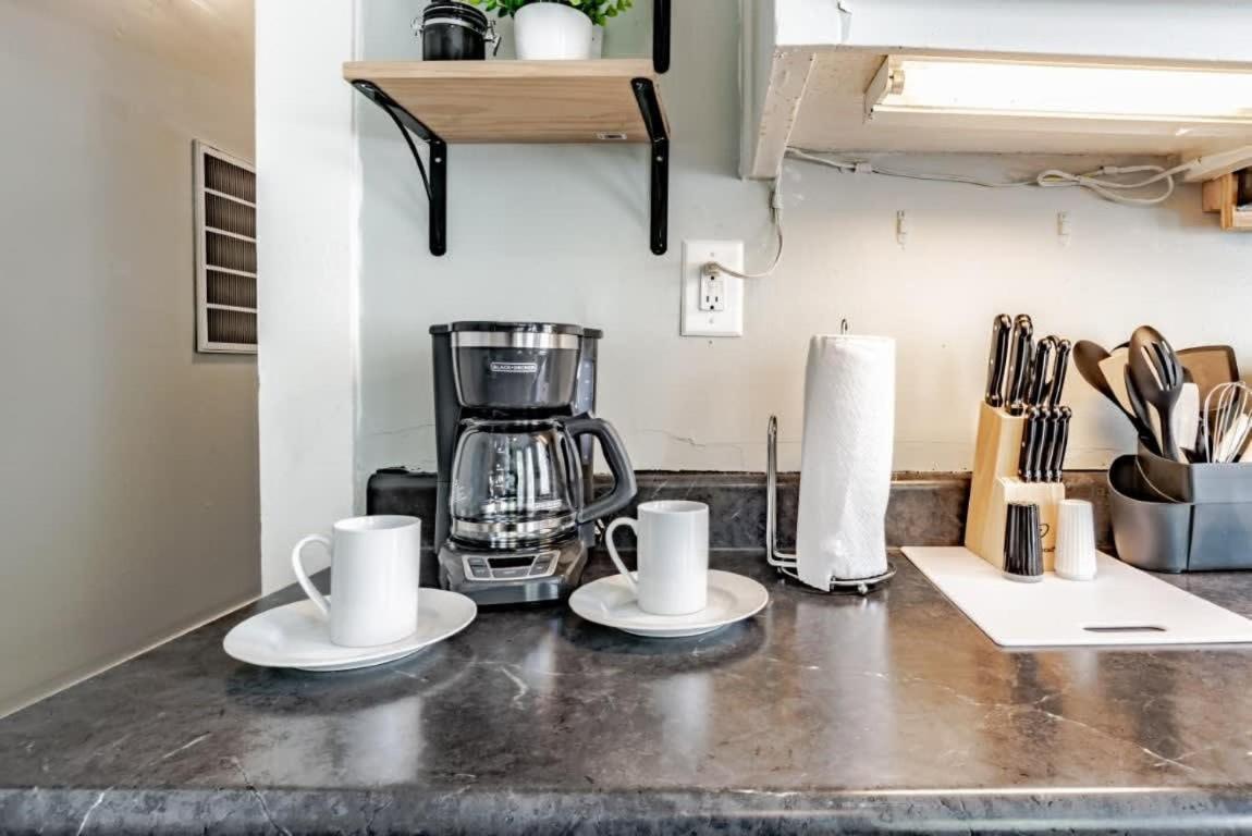 Mins From Downtown & Dining, Dauphin Darling 2 Apartment โมบิล ภายนอก รูปภาพ